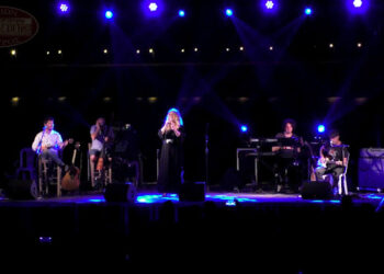 Μια υπέροχη μουσική βραδιά χάρισε η Ελένη Τσαλιγοπούλου στα Σέρβια – Λίμνη Πολυφύτου 2021 (Βίντεο – Φωτογραφίες)