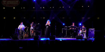 Μια υπέροχη μουσική βραδιά χάρισε η Ελένη Τσαλιγοπούλου στα Σέρβια – Λίμνη Πολυφύτου 2021 (Βίντεο – Φωτογραφίες)