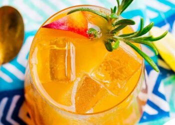 Δροσερό & εύκολο κοκτέιλ με ροδάκινο velvita!