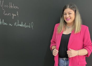 Η Wonderland της Πτολεμαΐδας: Ένα φροντιστήριο όπου όλοι μιλούν αγγλικά και τη γλώσσα της αγάπης