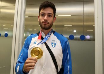 Μίλτος Τεντόγλου: Έφτασε στην Αθήνα ο χρυσός Ολυμπιονίκης του μήκους