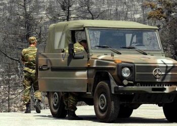 Τροχαίο ατύχημα στην έξοδο του Μαυροδεντρίου με εμπλοκή στρατιωτικού οχήματος