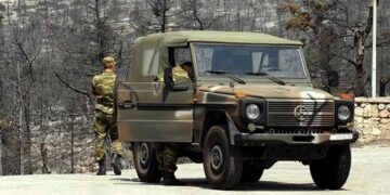 Τροχαίο ατύχημα στην έξοδο του Μαυροδεντρίου με εμπλοκή στρατιωτικού οχήματος