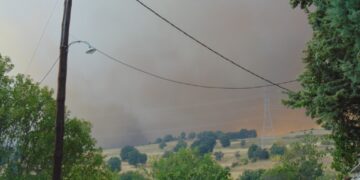 Δήμος Γρεβενών: Σε ύφεση η πυρκαγιά στην περιοχή των Βεντζίων – Άρση εκκένωσης των πέντε οικισμών