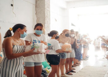 Συγκεντρώνουν είδη πρώτης ανάγκης για πυρόπληκτους σε όλη την Ελλάδα – Πώς μπορείτε να βοηθήσετε ανθρώπους και ζώα