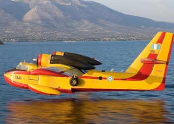 Συνίσταται Αποφυγή Δραστηριοτήτων στην Λίμνη της Καστοριάς λόγω Εκτάκτων Υδροληψιών από Αεροσκάφη της Πυροσβεστικής