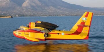 Συνίσταται Αποφυγή Δραστηριοτήτων στην Λίμνη της Καστοριάς λόγω Εκτάκτων Υδροληψιών από Αεροσκάφη της Πυροσβεστικής