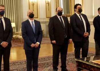 Τι αλλάζει στην κυβέρνηση και το Μέγαρο Μαξίμου