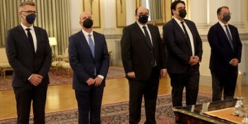 Τι αλλάζει στην κυβέρνηση και το Μέγαρο Μαξίμου