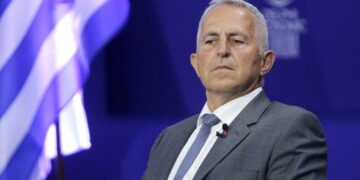 Μαξίμου για Αποστολάκη: Κατώτερος των περιστάσεων – Δείλιασε μπροστά στις απειλές Τσίπρα