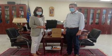 Η Άννα Διαμαντοπούλου στον Περιφερειάρχη, Γιώργο Κασαπίδη