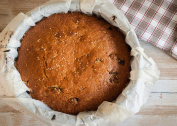 Φανουρόπιτα: Τι συμβολίζει και τρεις διαφορετικές συνταγές για να τη φτιάξετε