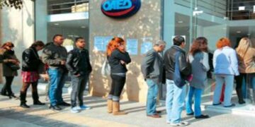 Πότε βγαίνει η προκήρυξη για την κοινωφελή εργασία του ΟΑΕΔ για 25.000 προσλήψεις, ποιοι «μένουν εκτός»