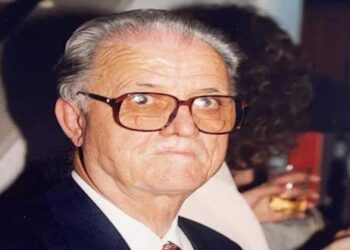 Το “αποχαιρετιστήριο” του Γιάννη Κούση στον Γιώργο Παπαδημητρίου, εκδότη της Εφημερίδας ΜΑΧΗ τη δεκαετία του 1960, ο οποίος έφυγε προ ημερών από τη ζωή