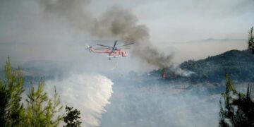 Τρία τα πύρινα μέτωπα στη Δυτική Μακεδονία -Δεν απειλείται κατοικημένη περιοχή στα Γρεβενά