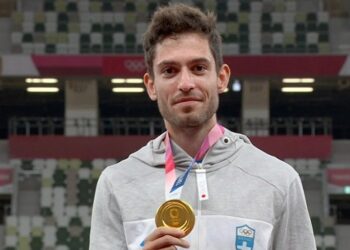 Ολυμπιακοί Αγώνες: Η απονομή του χρυσού μεταλλίου στον Μίλτο Τεντόγλου από τον Χουαντορένα με ήχους από… συρτάκι – Δείτε βίντεο