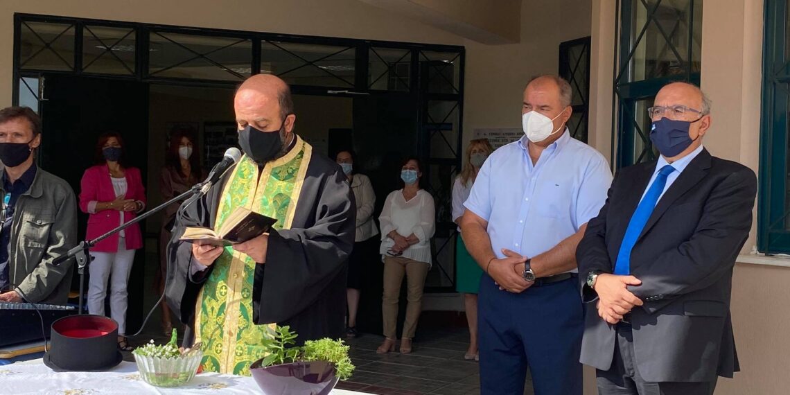 Στον αγιασμό στο 4ο Γενικό Λύκειο Κοζάνης ο Υφ. Υποδομών και Μεταφορών Μιχάλης Παπαδόπουλος