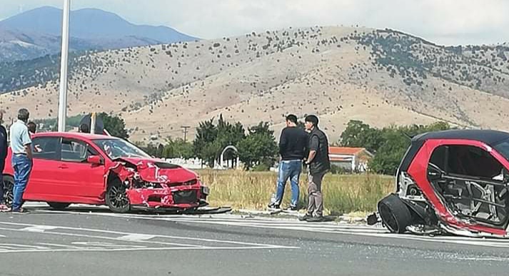 Τροχαίο ατύχημα με σύγκρουση δύο οχημάτων έξω από το Βατερό- Χωρίς τραυματισμούς