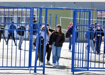 Σχολεία: Αυξημένο testing και μάσκες παντού εκτός από τη γυμναστική – Αλλάζουν τα πρωτόκολλα