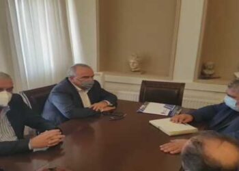 Τον Δήμαρχο Εορδαίας Παναγιώτη Πλακεντά επισκέφθηκε ο Αν.Υπ. Ανάπτυξης και επενδύσεων αρμόδιο για τις Ιδιωτικές Επενδύσεις και τις ΣΔΙΤ   Νίκος Παπαθανάσης . «Η περιοχή θα πάει στο ταβάνι των κινήτρων για επιχειρήσεις» τόνισε ο Υπουργός