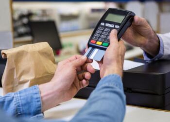 Ηλεκτρονικές αποδείξεις: Οι 18 e-αποδείξεις που θα κόβουν φόρους και η νέα φορολοταρία για περισσότερους