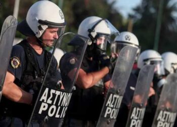 Εμβολιασμοί: Στο τραπέζι η υποχρεωτικότητα στα σώματα ασφαλείας – Πέτσας: Τεράστιο θέμα στην αστυνομία