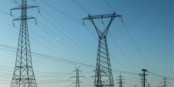 ΥΠΕΝ – Αναλυτικά τα μέτρα ελάφρυνσης των τιμολογίων ρεύματος