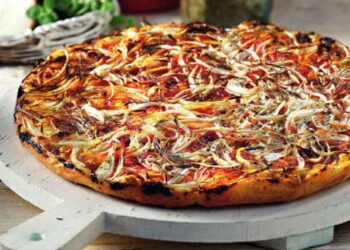 Λαδένια, η «ελληνική πίτσα»