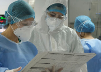 Εκτός ΕΣΥ από σήμερα οι ανεμβολίαστοι υγειονομικοί – Τι θα ισχύσει