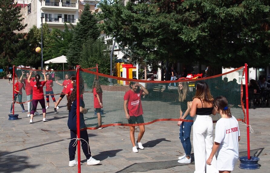Δήμος Γρεβενών: «Όλη η πλατεία ένα παιχνίδι» για την Ευρωπαϊκή Εβδομάδα Κινητικότητας – Μίνι βόλεϊ και τένις στην πρώτη γραμμή