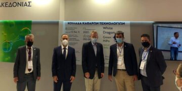 ΔΕΘ: Ο Αμερικανός Πρέσβης Τζέφρι Πάιατ στο περίπτερο της Περιφέρειας Δ. Μακεδονίας