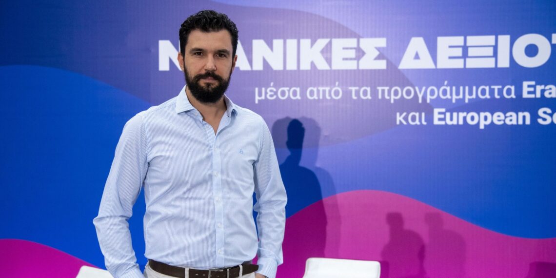 Κεντρικός Ομιλητής στην εκδήλωση του Ι.ΝΕ.ΔΙ.ΒΙ.Μ. στην 85η ΔΕΘ,  με θέμα τις “Νεανικές Δεξιότητες” o Αντιπρόεδρος του Ομίλου Ενεργών Νέων Φλώρινας Δρ. Κωνσταντίνος Στεργίου