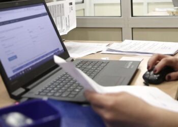 Εργασιακό: Άμεση εφαρμογή της τετραήμερης εργασίας – Τι προβλέπει η εγκύκλιος για 8ωρο και υπερωρίες