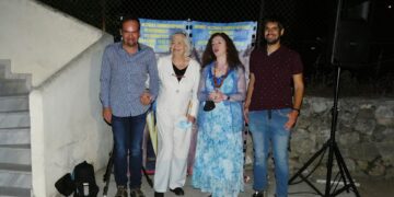 Βραβείο καλύτερης ταινίας μικρού μήκους στην ταινία του Νίκου Κουρού «Δεν υπάρχει οξυγόνο», στο 12ο Διεθνές Κινηματογραφικό Φεστιβάλ ”Γέφυρες”