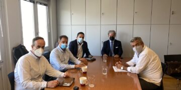 Το κυβερνητικό σχεδιασμό για τη δίκαιη μετάβαση και τους άξονες του ΣΔΑΜ για την Δυτ. Μακεδονία παρουσίασε στη συνάντηση του με τα μέλη του Επιμελητηρίου Κοζάνης ο Κωστής Μουσουρούλης