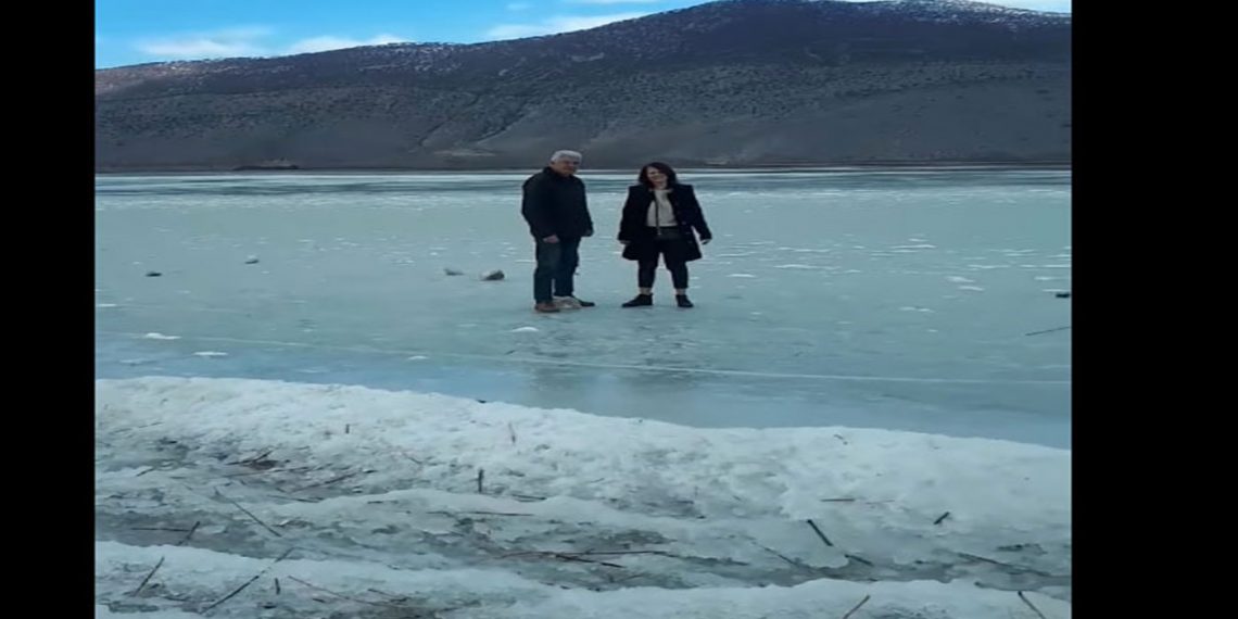 Δείτε το βίντεο από την παγωμένη λίμνη Πετρών στο Αμύνταιο