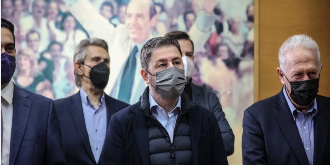 ΚΙΝΑΛ: Αυτά είναι τα νέα πρόσωπα που θα ανακοινώσει ο Ανδρουλάκης την Πέμπτη- Γιατί ναυάγησε η λύση του Πάρη Κουκουλόπουλου για Διευθυντής της ΚΟ