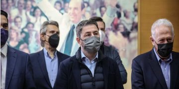 ΚΙΝΑΛ: Αυτά είναι τα νέα πρόσωπα που θα ανακοινώσει ο Ανδρουλάκης την Πέμπτη- Γιατί ναυάγησε η λύση του Πάρη Κουκουλόπουλου για Διευθυντής της ΚΟ