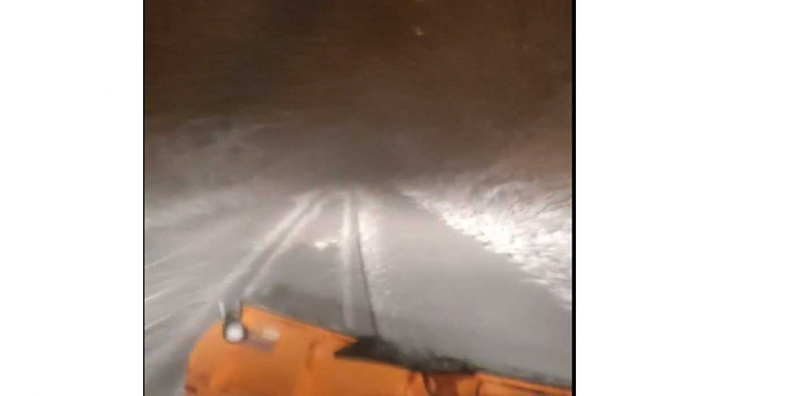 Αμύνταιο: Επί ποδός τα εκχιονιστικά μηχανήματα και οι αλατιέρες του Δήμου