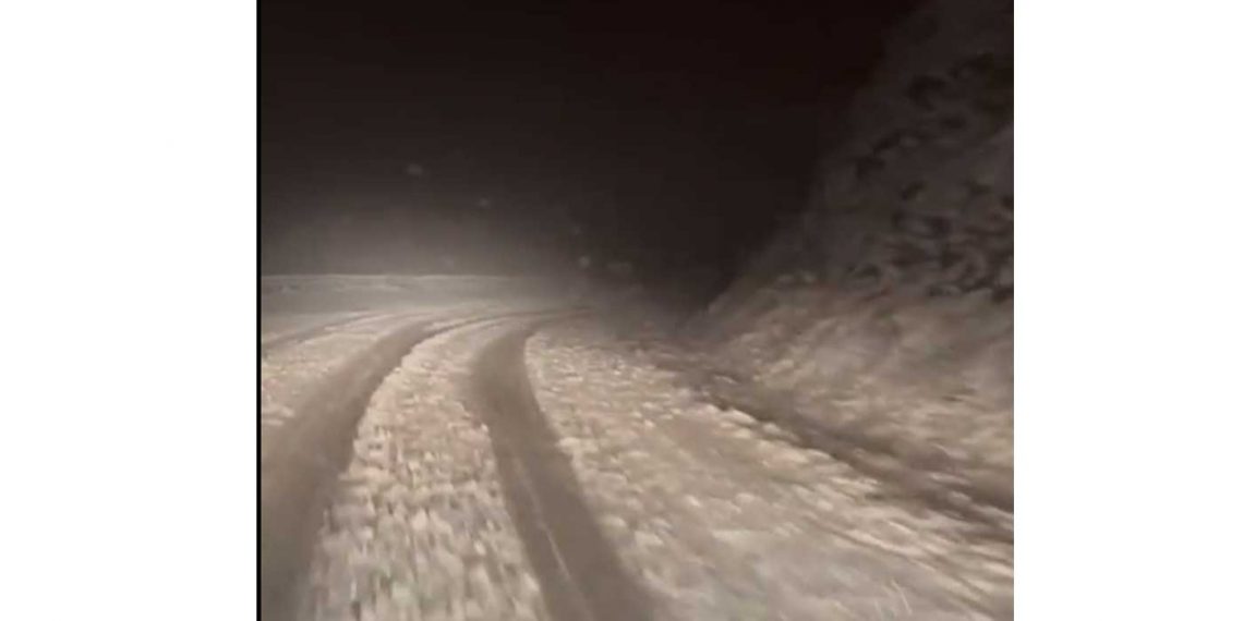 Αρκετό χιόνι στη διαδρομή Λέχοβο-Κλεισούρα- Αποχιονισμός από τα συνεργεία