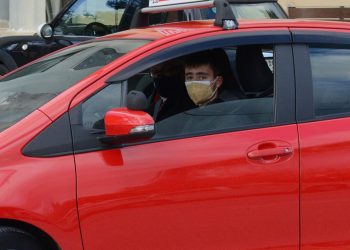 «Πιάνει» τιμόνι ο πρώτος 17άρης οδηγός- Μ. Παπαδόπουλος: “Πιστεύουμε στους νέους ανθρώπους”