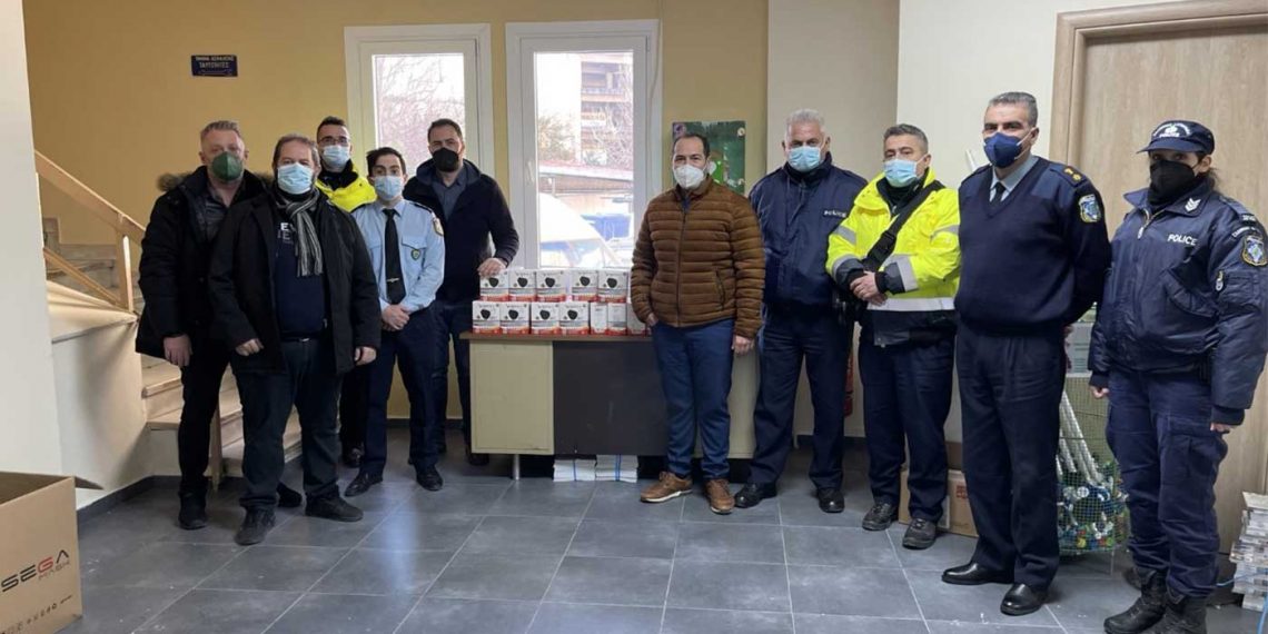 3.000 μάσκες υψηλής προστασίας παραδόθηκαν σε υπηρεσίες της Διεύθυνσης Αστυνομίας Κοζάνης, από την Ένωση Αστυνομικών Υπαλλήλων, χορηγία εταιρειών