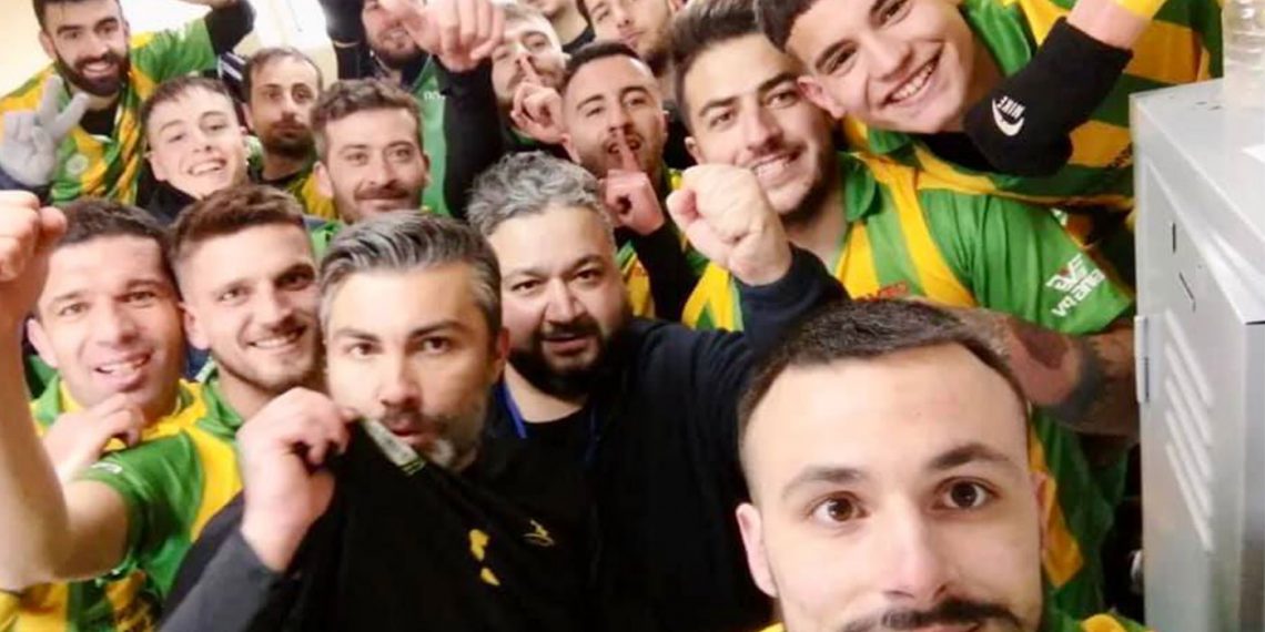 Η πανηγυρική φωτογραφία από τα αποδυτήρια του Εορδαϊκού στην Αιανή