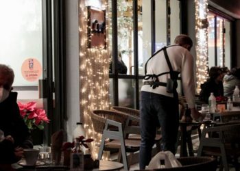 Άρση μέτρων – Την Τετάρτη οι αποφάσεις – Το επικρατέστερο σενάριο