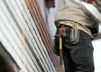 Στο Εξοικονομώ κατ’ οίκον και οι σεισμόπληκτες επιχειρήσεις