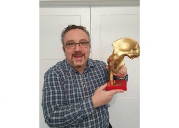 Βραβείο “Χρυσού Ισχίου” για τον Χειρούργο Ορθοπεδικό από την Πτολεμαΐδα Αντώνη Παπαδόπουλο, σε νοσοκομείο της Σκωτίας
