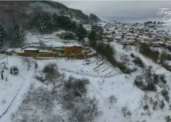 “Ντύθηκε” στα λευκά και η Κλεισούρα  (βίντεο)