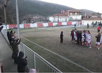 Τρελά πανηγύρια στα αποδυτήρια της Κοζάνης μετά την “τριάρα” στην Έδεσσα- Πριμ από τον πρόεδρο που τους απογείωσε (βίντεο)