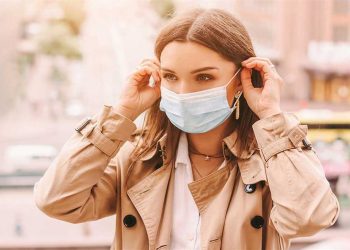 Σε πόση ώρα μπορεί κάποιος να κολλήσει κορωνοϊό, ανάλογα με τη μάσκα