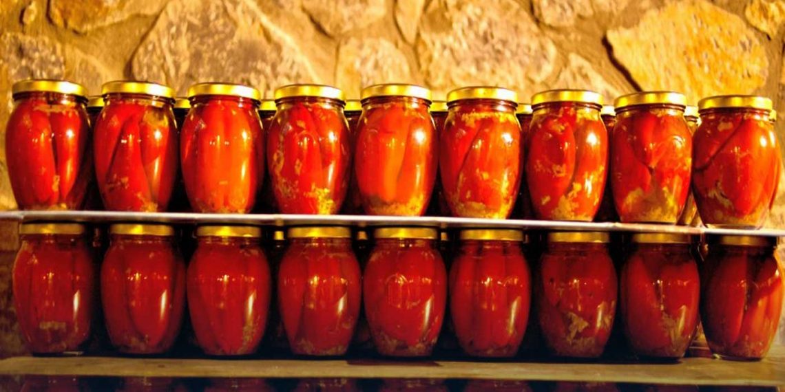 Οι γνήσιες πιπεριές Φλωρίνης του Ναουμίδη – Αφιέρωμα στο athensvoice.gr